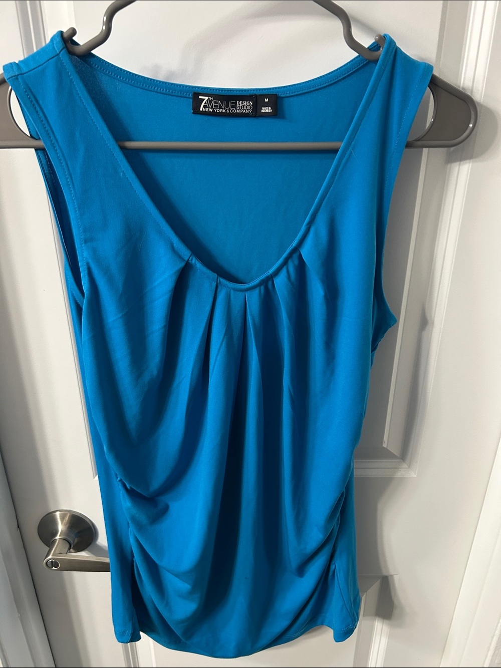 Avenue Scoop Neck Tank Top in Turquoise Blue